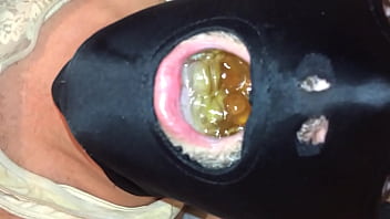 [Swallowing, Gurggle, Gargarism] Pissing Australianlesbo